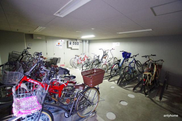 エステムプラザ梅田EAST　仲介手数料無料の駐車場