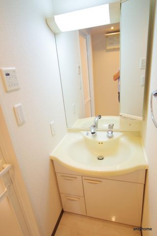 エステムプラザ梅田EAST　仲介手数料無料の洗面所