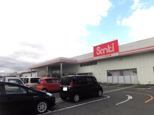 ヴィラコートJ5|ファッション市場 サンキ 都城店 698ｍ