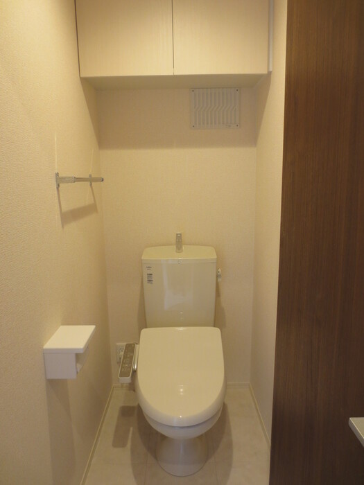 ヴィラコートJ5のトイレ|206 温水洗浄暖房便座トイレ