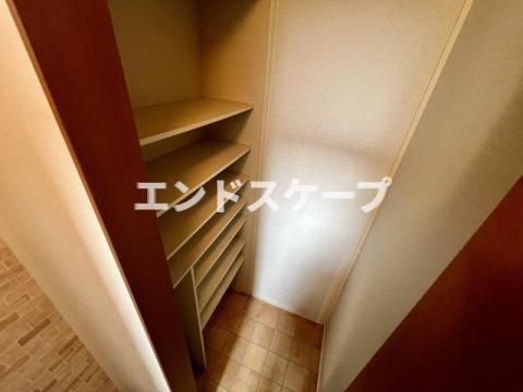 プレミール　A棟の収納|高崎、前橋、伊勢崎エリアのお部屋探しはエンドスケープまで！お客様の理想お聞かせ下さい♪