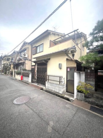 向日市寺戸町東田中瀬　建築条件無土地の外観|現在古家があります