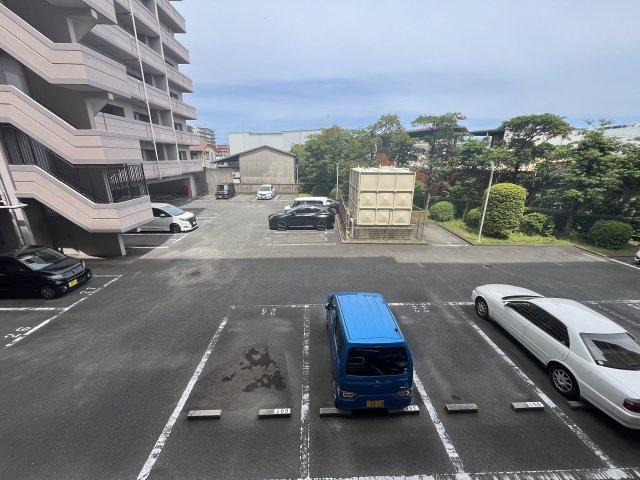 サンジュールの駐車場