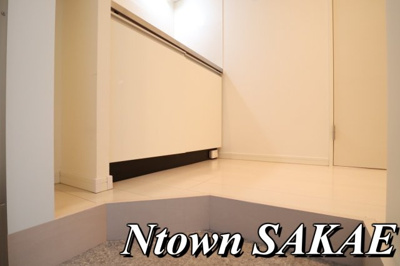 【玄関】 | ラ・ネージュ筒井 | 収納もある玄関です