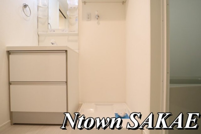 【洗面所】 | ラ・ネージュ筒井 | 広い洗面スペース