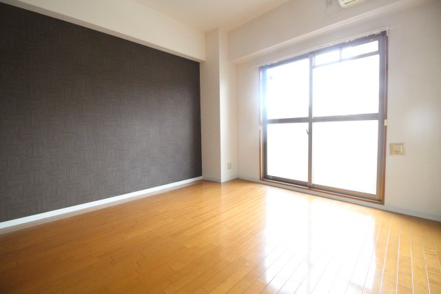 オズレジデンス花園の居間・リビング|ゆったり過ごせるリビングです