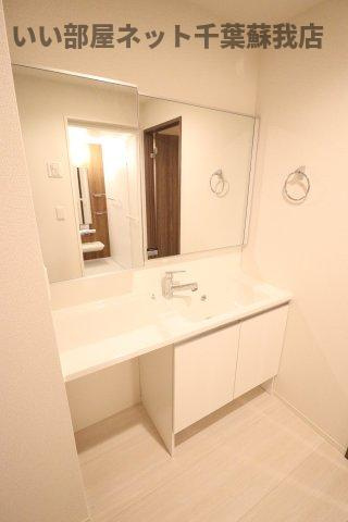アヴァンスコート壱番館の洗面所|コンパクトで使いやすい洗面所