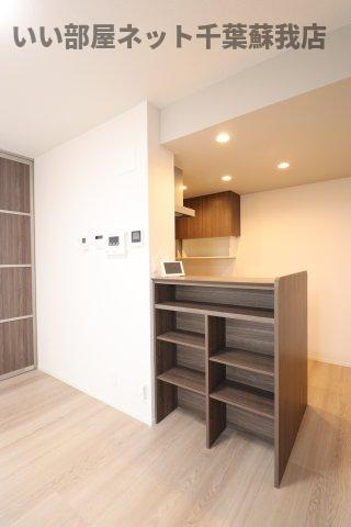 アヴァンスコート壱番館の居間・リビング|こちらのリビングで趣味の時間をお楽しみください
