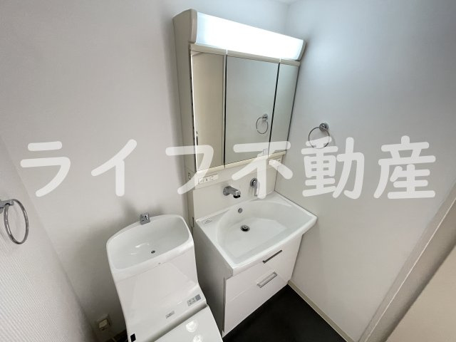 Tierra 長瀬 staの独立洗面台|独立洗面台、小物を置くことができて便利です