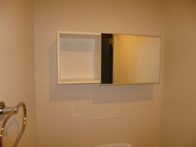 シャイン・パレスのトイレ|棚