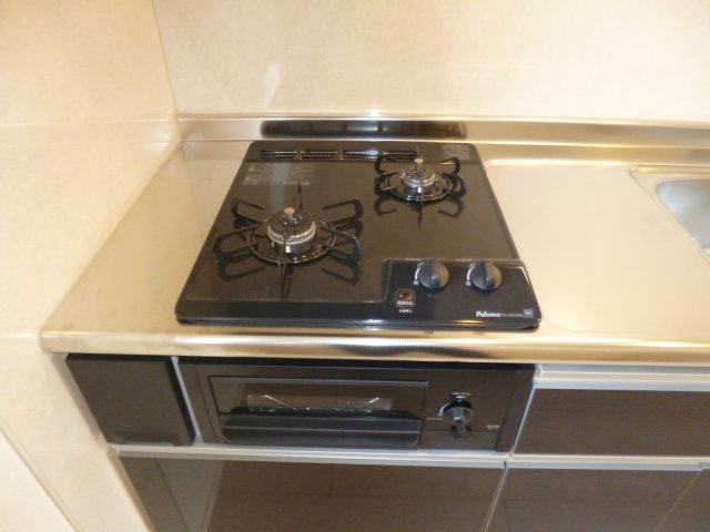 シャイン・パレスのキッチン|3口ガスコンロ