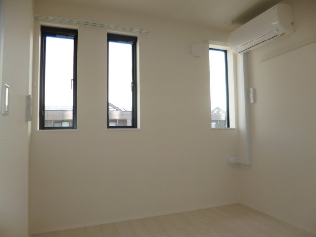 シャイン・パレスの寝室|洋室