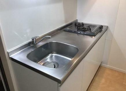 川崎市多摩区中野島４丁目のアパートのキッチン