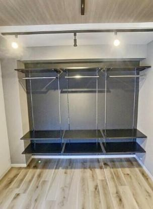 川崎市中原区上新城１丁目の賃貸マンションの収納