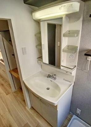 川崎市中原区上新城１丁目の賃貸マンションの洗面所