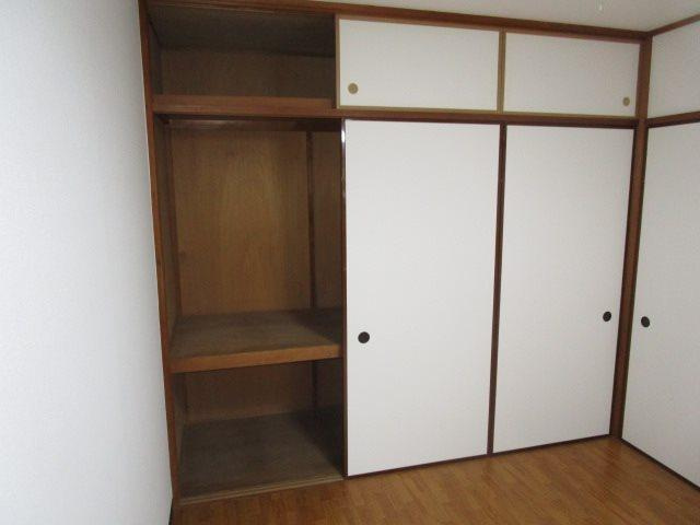 川崎市多摩区中野島４丁目の賃貸マンションの収納