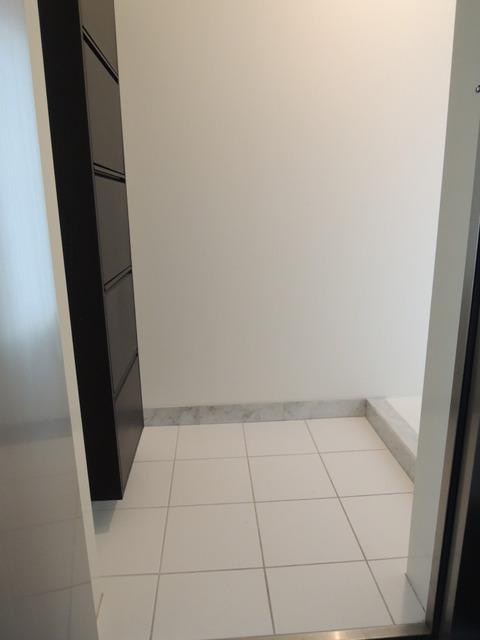 コート向ヶ丘の玄関