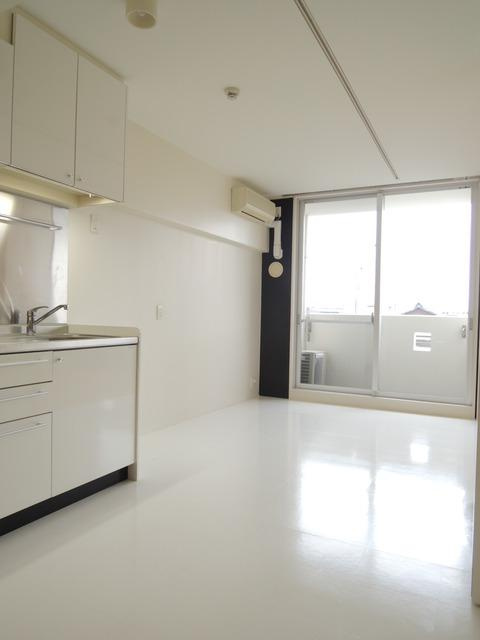 コート向ヶ丘の居間・リビング