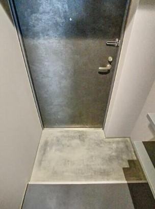 川崎市中原区上新城２丁目の賃貸マンションの玄関