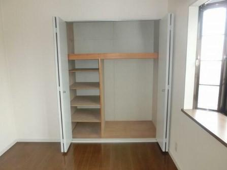 狛江市猪方３丁目のアパートの収納