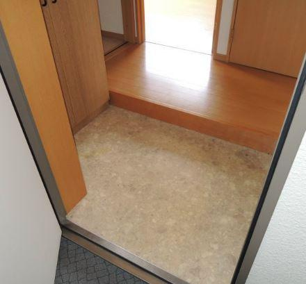 川崎市多摩区菅北浦３丁目の賃貸マンションの玄関