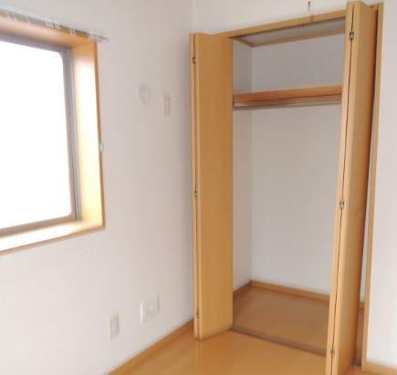 川崎市多摩区菅北浦３丁目の賃貸マンションの収納