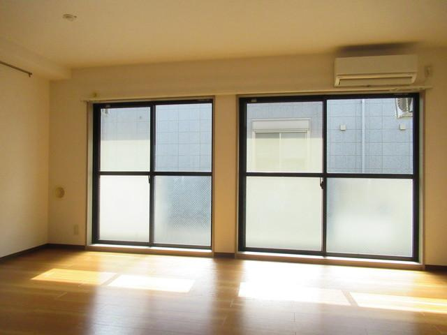 グランベル松陰の居間・リビング