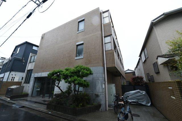 ロイヤルアーバン駒場東大の外観