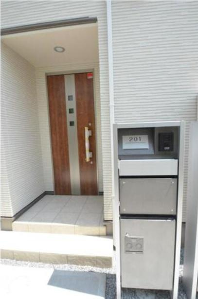 フォレストメゾン千歳のエントランス