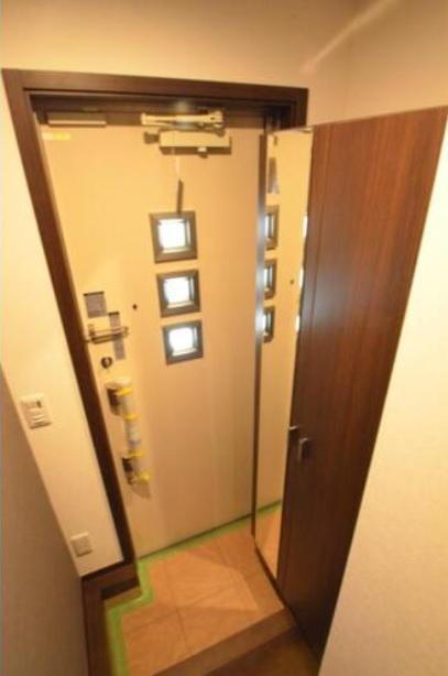 フォレストメゾン千歳の玄関