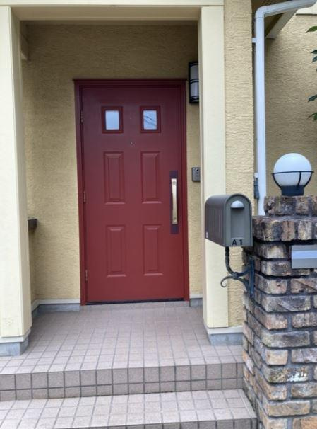 エミネント　ヴィラの玄関|写真は他の号室