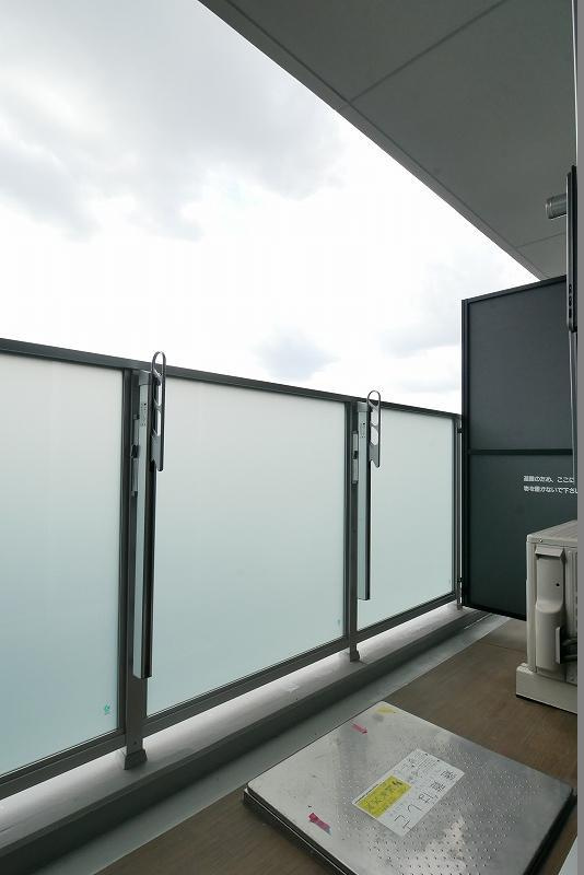 ハーモニーレジデンス新宿 THE NORTHのバルコニー