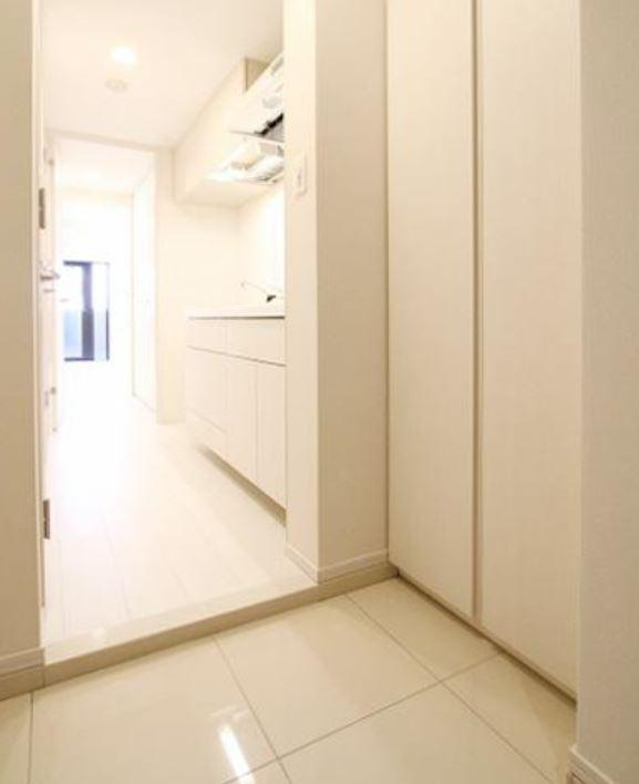 プレミアムキューブG東新宿の玄関