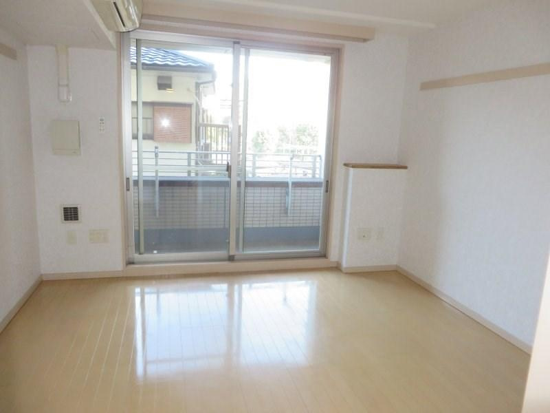 ロイヤルパーク多摩川2番館の居間・リビング