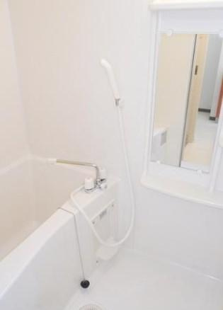 ジュネス新百合ヶ丘の浴室