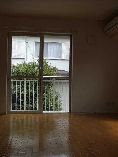 ヒルサイド玉川学園の居間・リビング