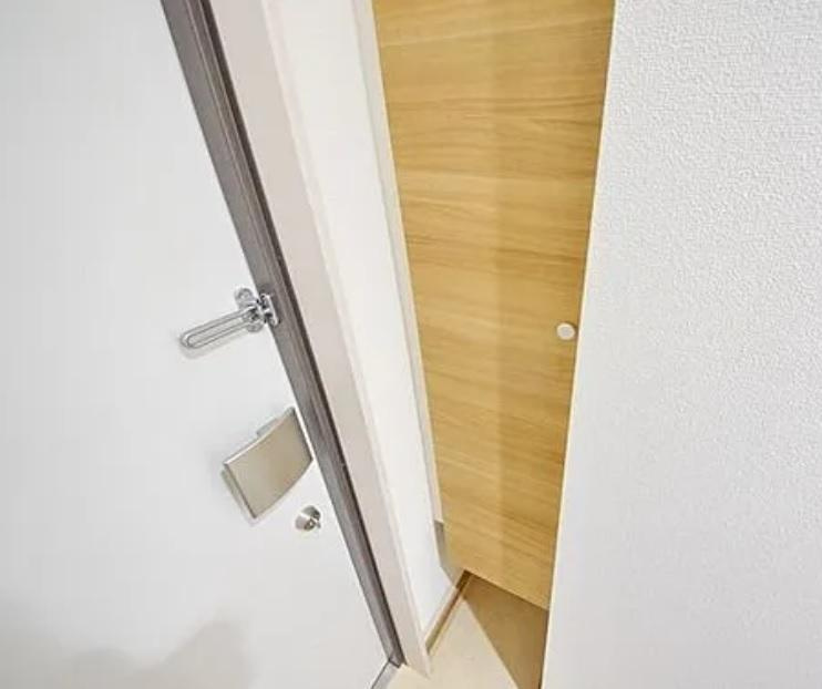 グランヒルズの玄関