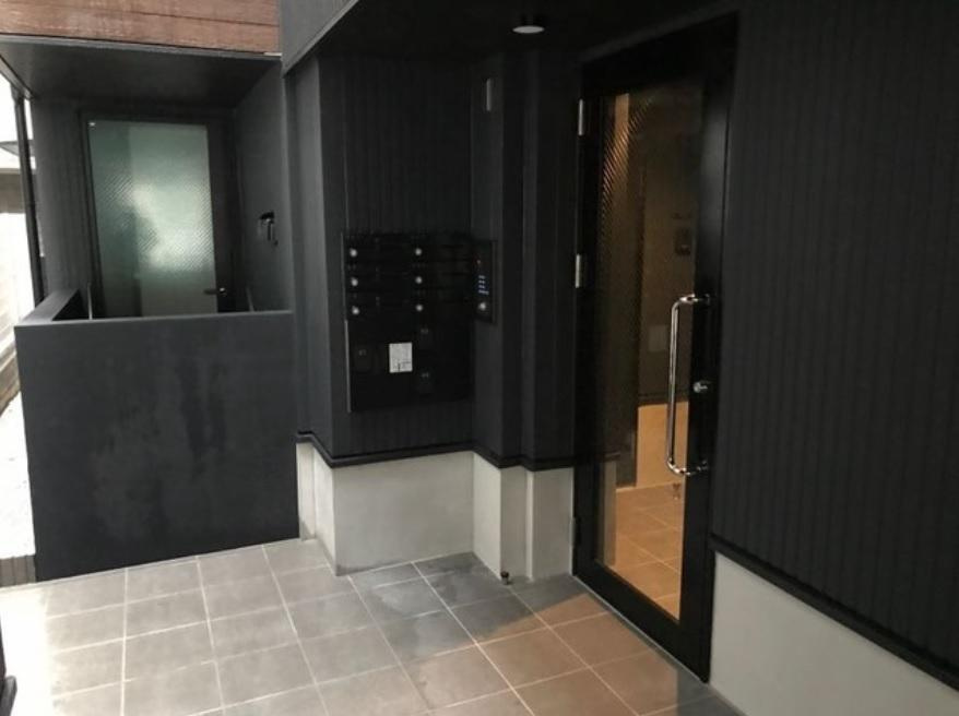 グランニール梅ヶ丘のエントランス