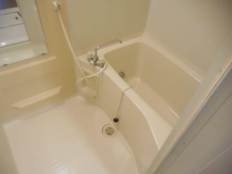 ウィンザーハイム向ヶ丘の浴室