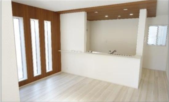府中市栄町戸建の居間・リビング