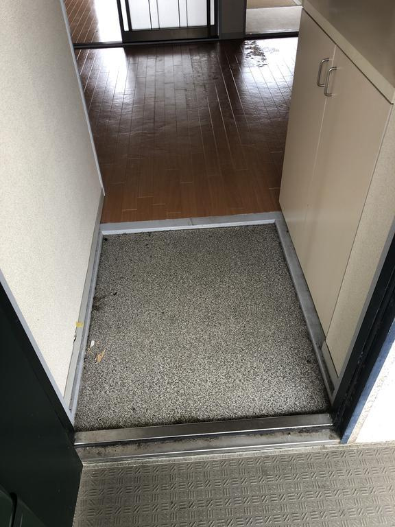 サニーコート向ヶ丘の玄関