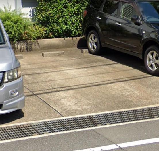 グランドール梶ケ谷の駐車場