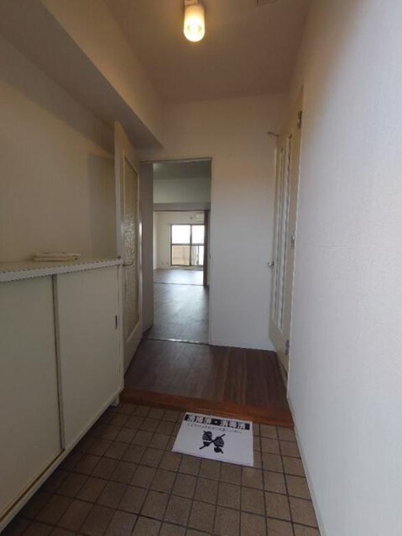 喜多見ノースコートの玄関