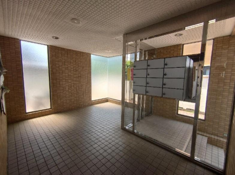 喜多見ノースコートのエントランス