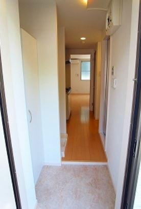 リブリ・クロワサンス生田の玄関