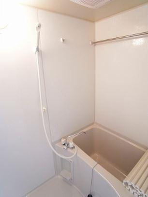 リブリ・クロワサンス生田の浴室