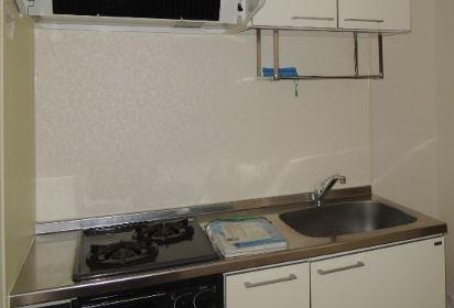 川崎市多摩区中野島１丁目のアパートのキッチン