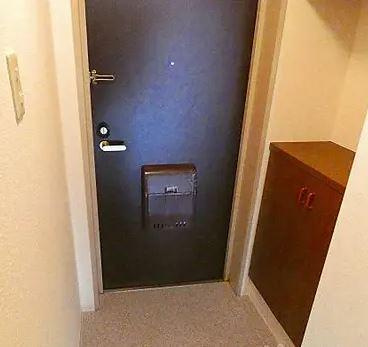 川崎市多摩区宿河原３丁目の賃貸マンションの玄関