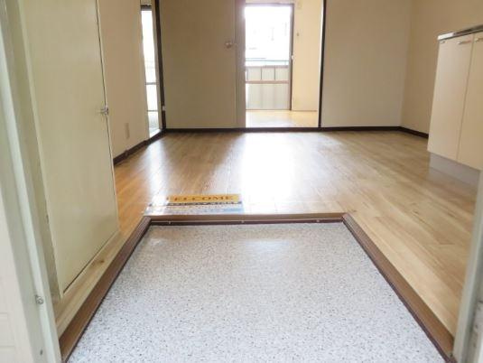 川崎市多摩区登戸新町のアパートの玄関