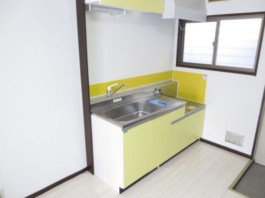 川崎市多摩区登戸新町のアパートのキッチン